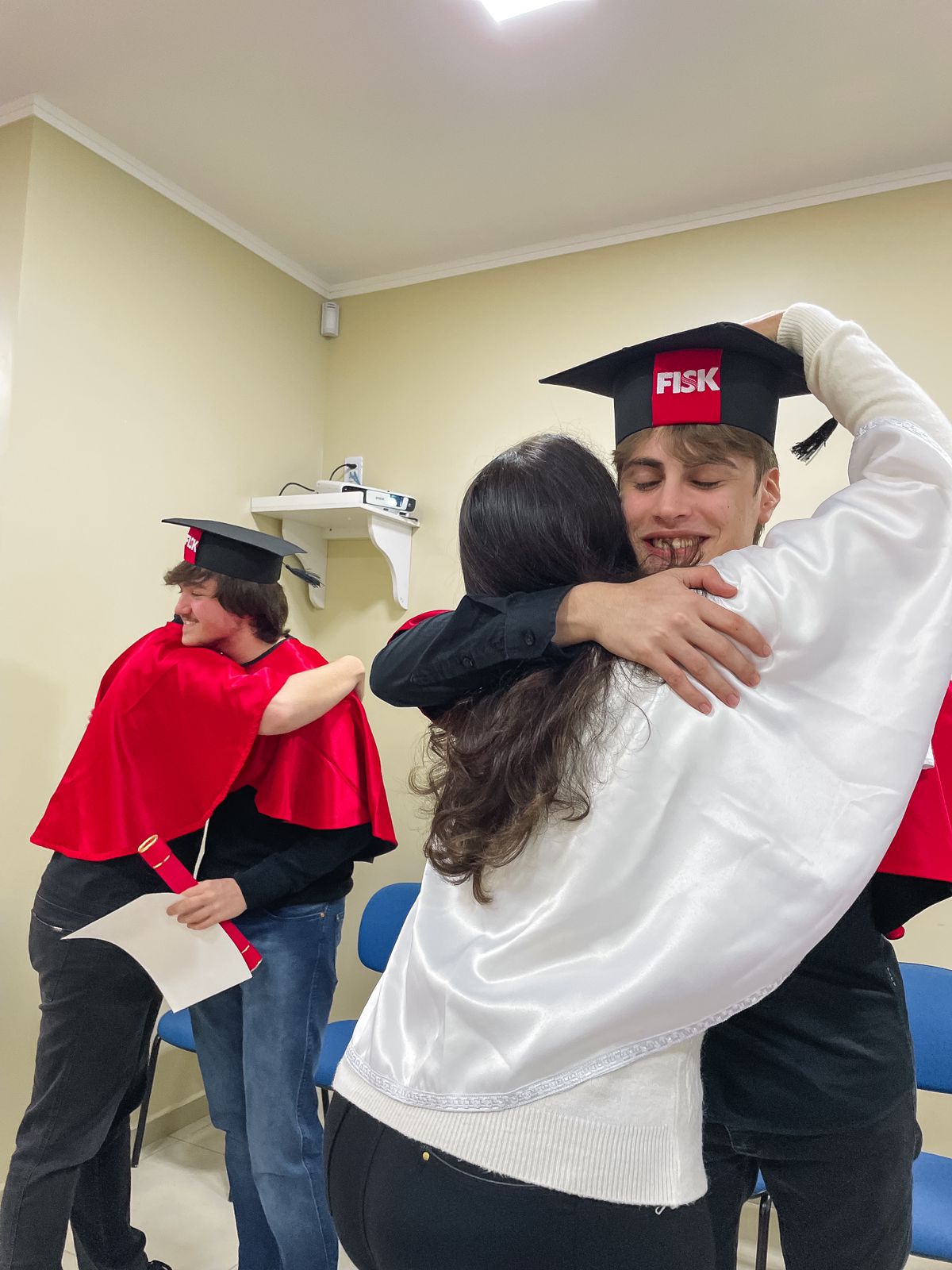 Fisk Venâncio Aires/RS: Formandos da Fisk Venâncio Aires celebram conclusão do curso de Inglês